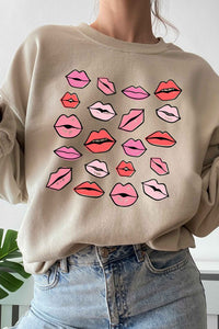 Kisses GRAPHIC SWEATSHIRT