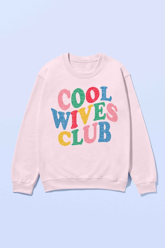 COOL WIVES CLUB OVERSIZED GRAPHIC SWEATSHIRT