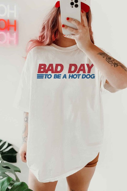 BAD DAY TO BE A HOT DOG OVERSIZED GRAPHIC TEE