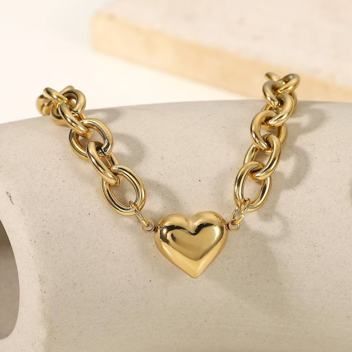 CHUNKY HEART BRACELET