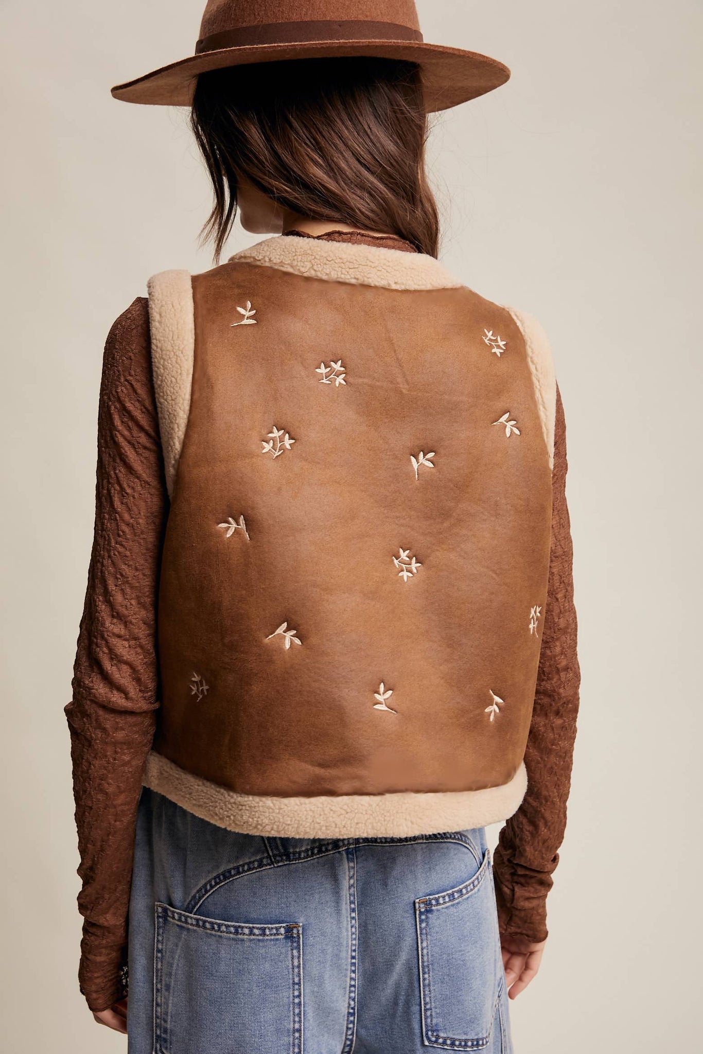 It’s Giving Yellowstone Vibes Suede Sherpa Lined Vest