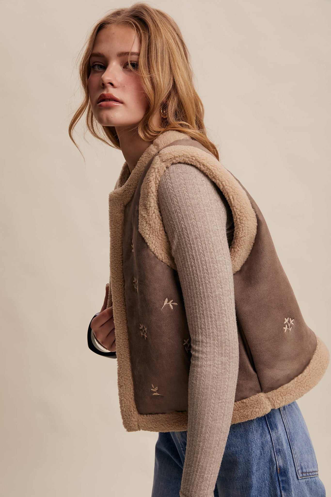 It’s Giving Yellowstone Vibes Suede Sherpa Lined Vest