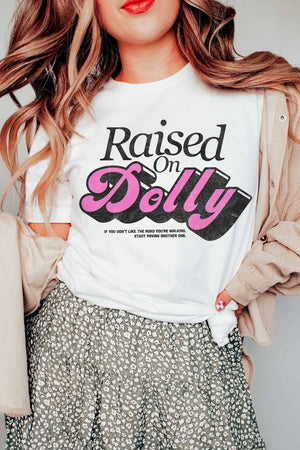 RAISED ON DOLLY GRAPHIC TEE PLUS SIZE